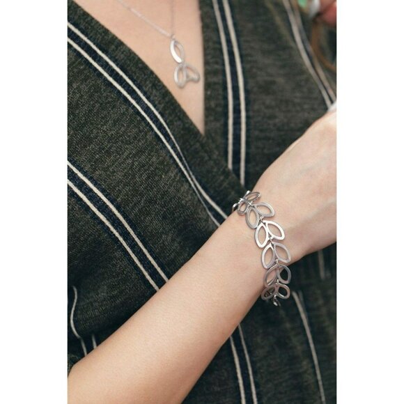 Purpose Jewelry Catalina Bracelet Handmade by Trafficking Rescued Women - Picture 2 of 2